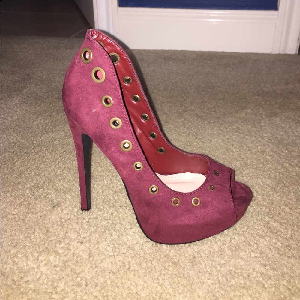 Shoes - Picture 2 of 4