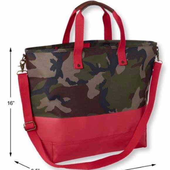 ISO LL BEAN CAMO TOTE - Picture 1 of 1
