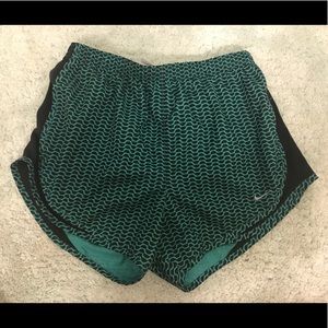 Nike Women's 3" Tempo Running Shorts. Size M