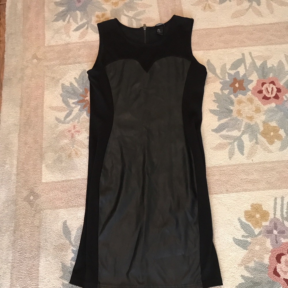 ⬇️H&M Black leather and knit dress