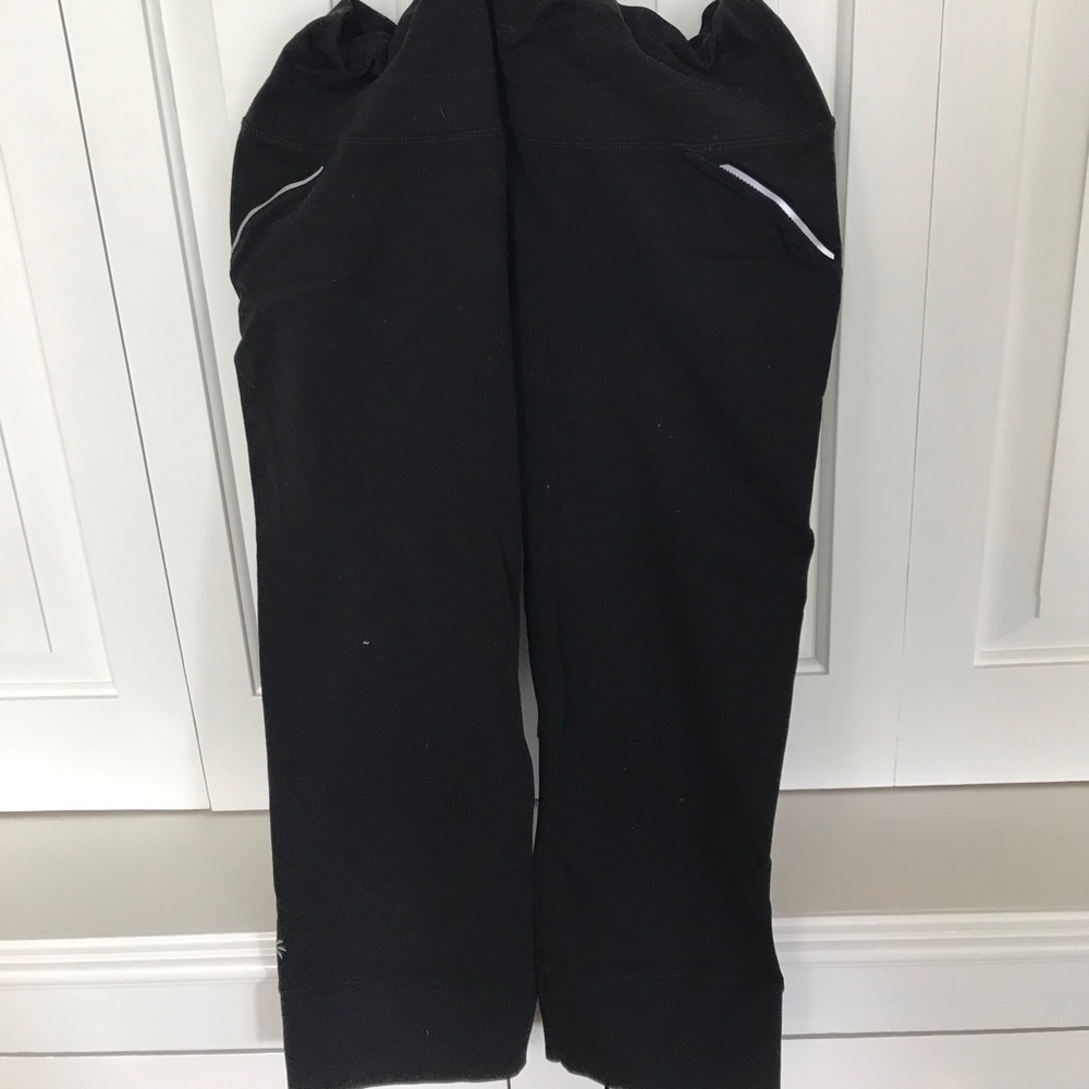 Athleta black crop leggings