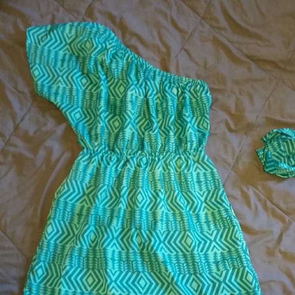 Green One Shoulder Dress with Pockets - Picture 4 of 4