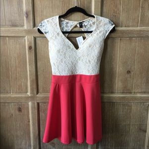 Windsor white lace/coral dress size small NWT
