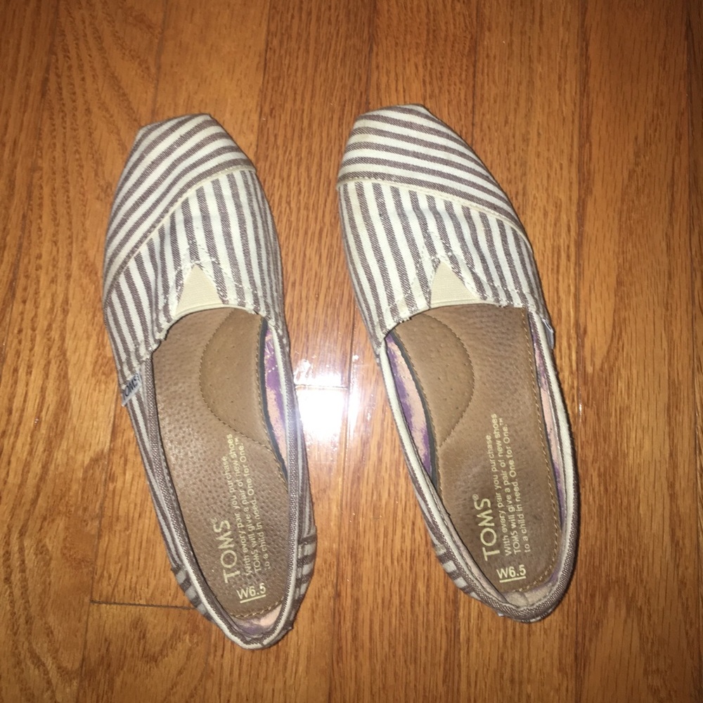 Striped TOMS