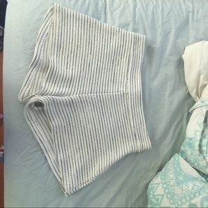 Shorts woven with blue and tan patterned stripes