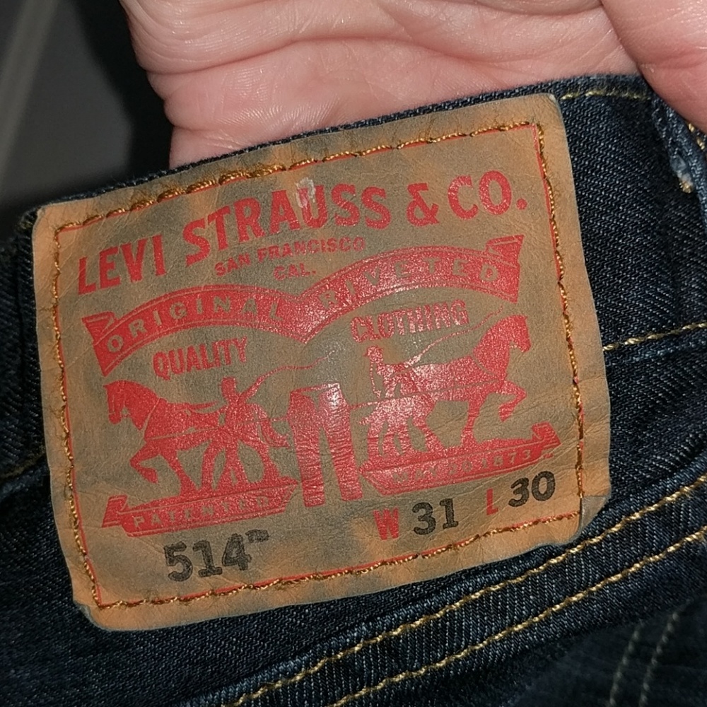 Levi's - Picture 2 of 5