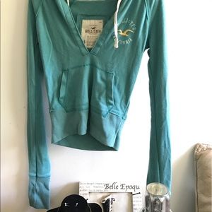 Hollister sweater