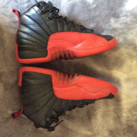 Jordan 12 flu games - Picture 2 of 5