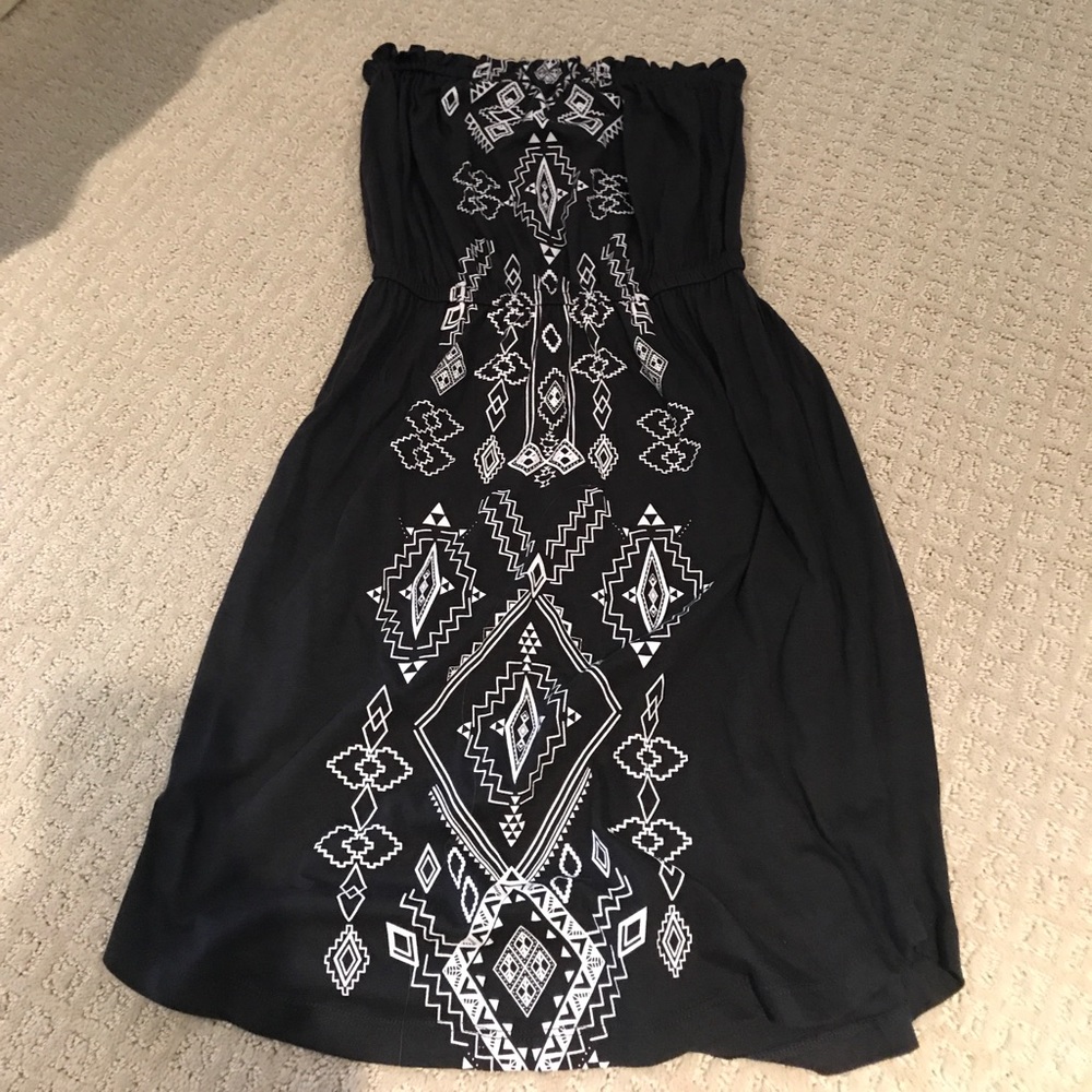 TILLYS STRAPLESS COVER UP DRESS