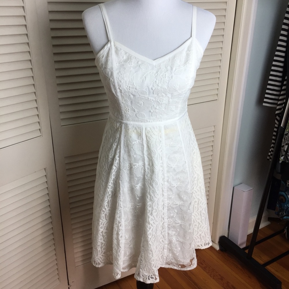 LOVELY Lace White Dress