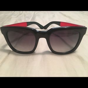 AUTHENTIC GUCCI SUNGLASSES