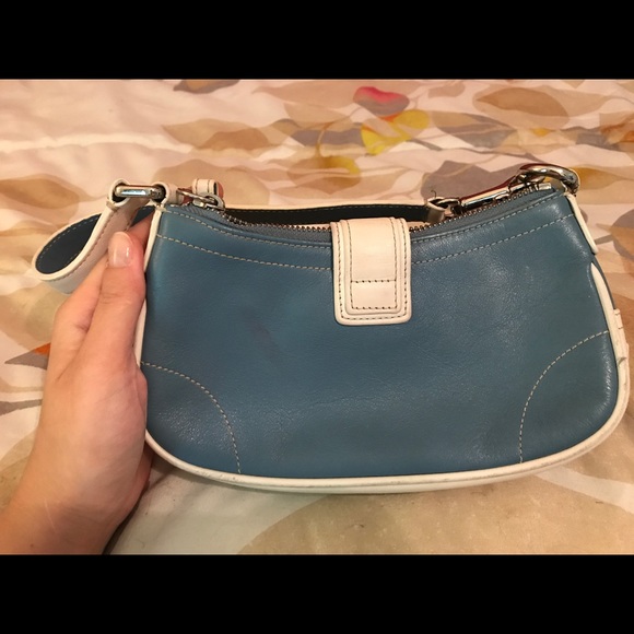 Small Blue Coach Shoulder Bag - Picture 2 of 8