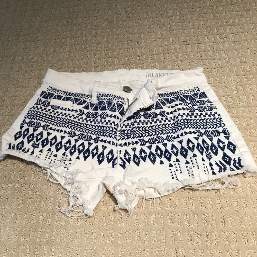 WHITE DENIM SHORTS