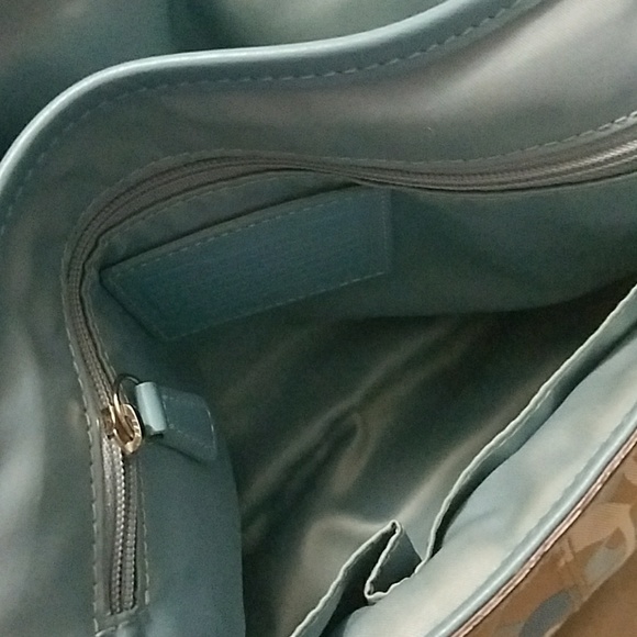 Sold - Picture 3 of 4