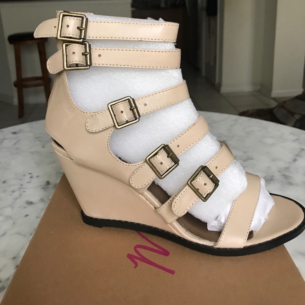 Matisse Leather, buckle, beige sandals