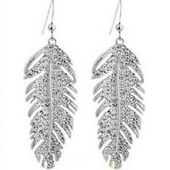 Jewelry - Sparkling Silvertone Feather Boho Earrings