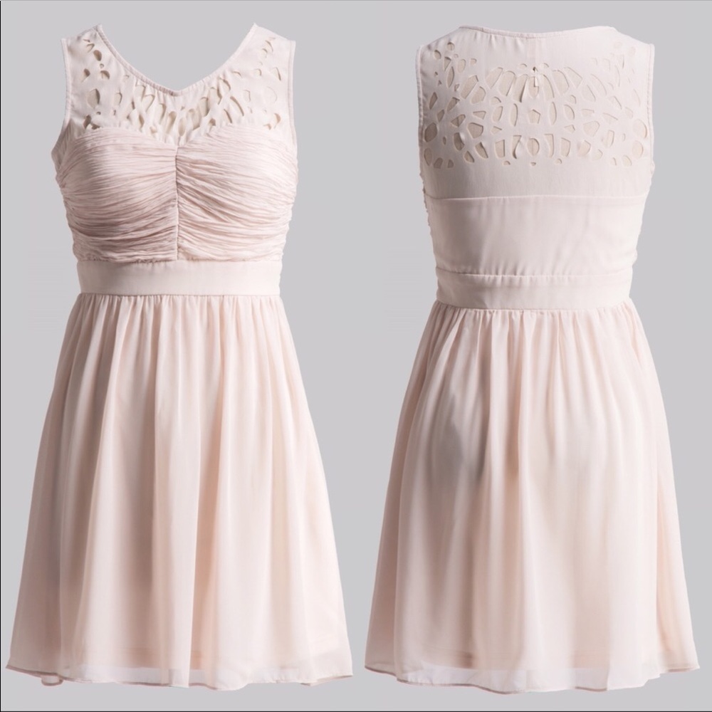 👗Nude cut out dress.📩 Offer me.