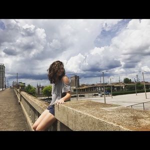 Meet your Posher, Caitlin