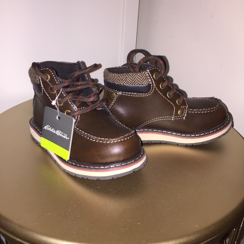 Brand New Eddie Bauer Boots Boys Size 9