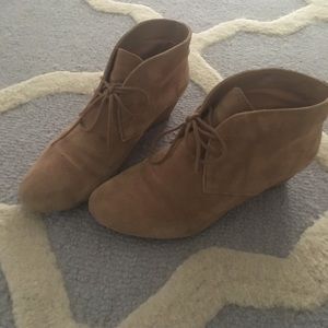 Nine West suede wedge caramel booties