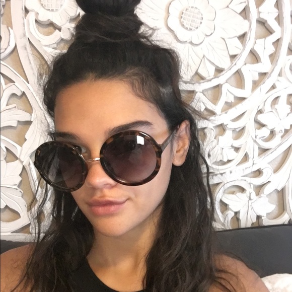 Round sunglasses - Picture 2 of 2