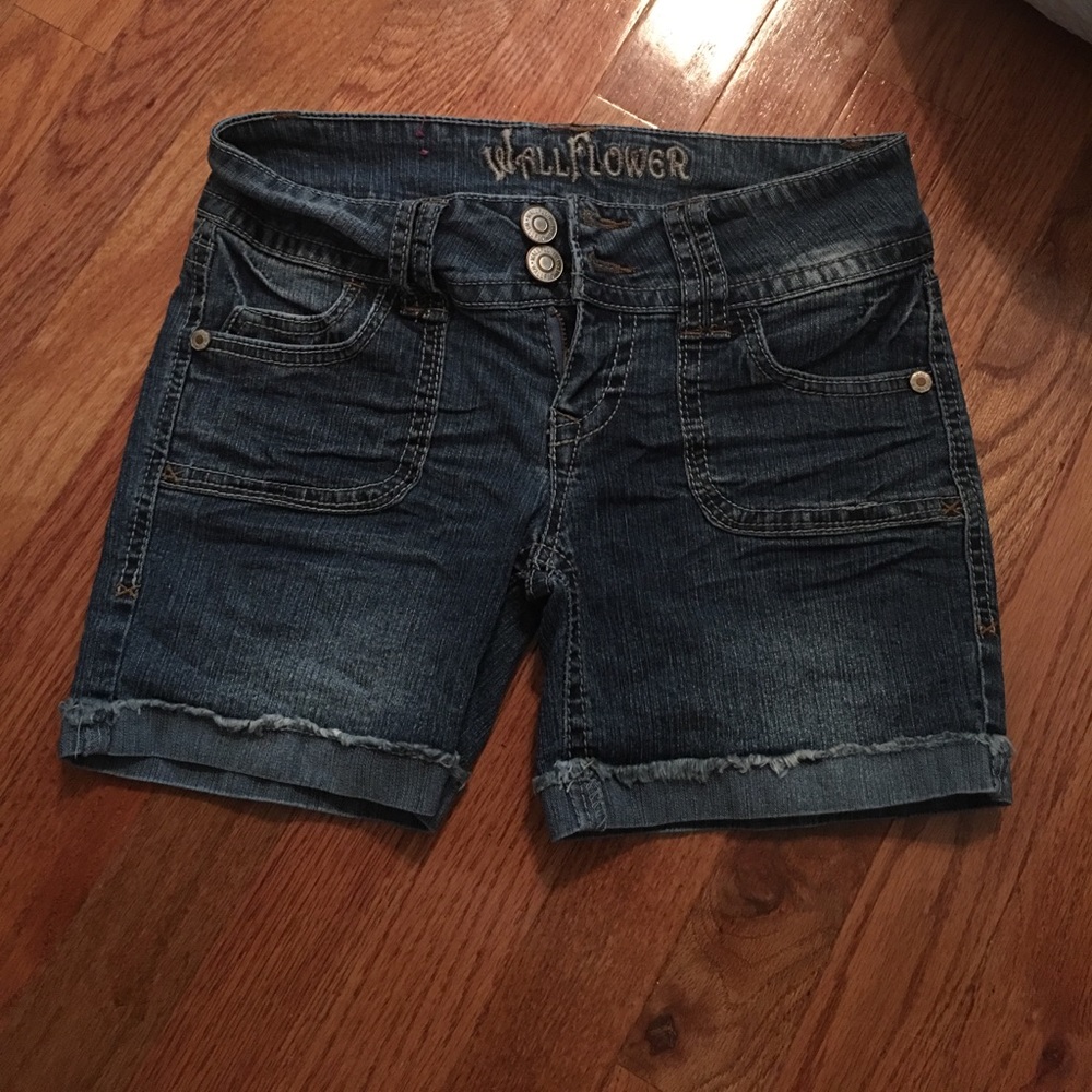 Wall flower shorts
