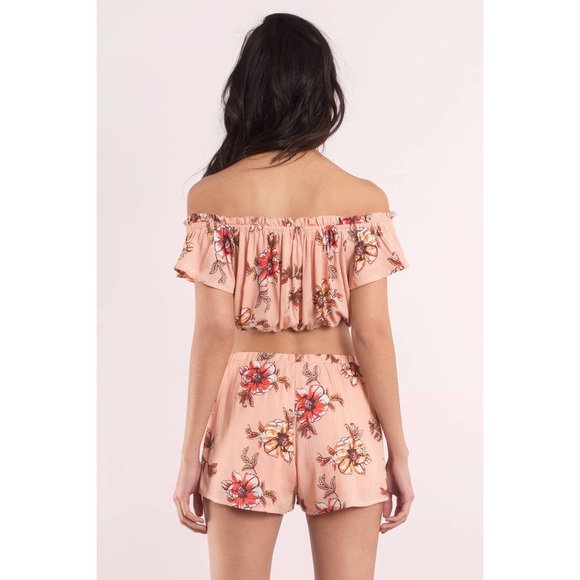 Blush Floral Off The Shoulder Crop Top - Picture 3 of 4
