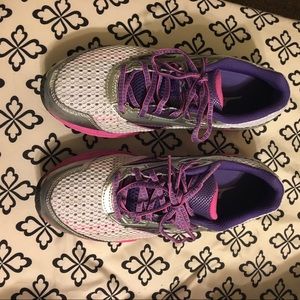 Mizuno tennis shoes.