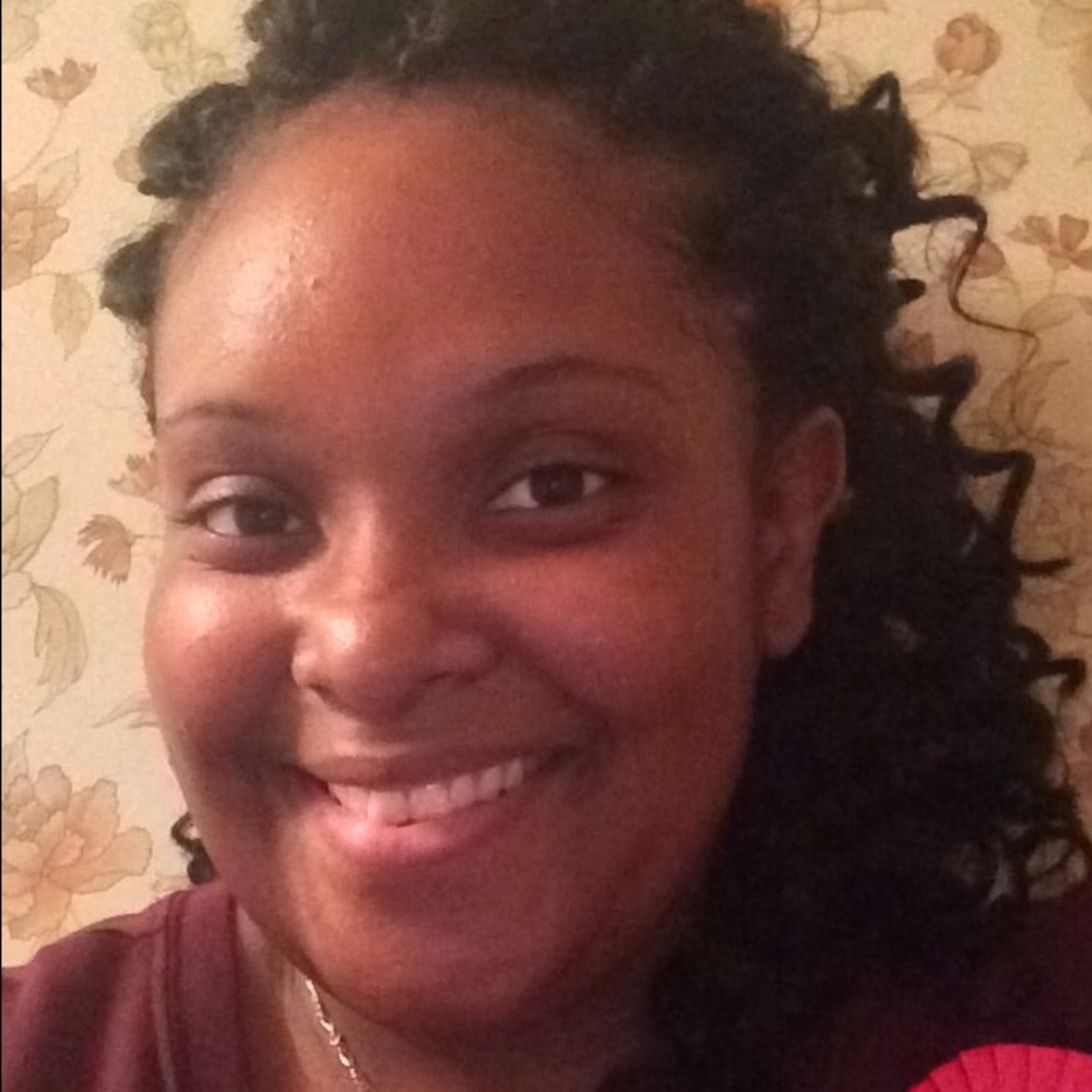 Meet your Posher, Desiree