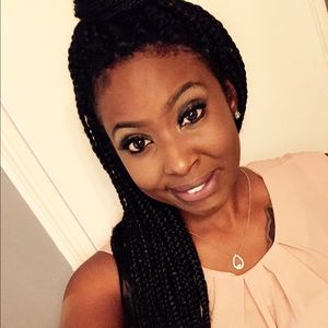 Meet your Posher, Latonya