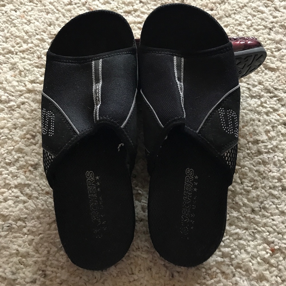 Skechers Black/Silver Sandals - Size 8
