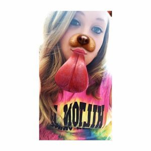 Meet your Posher, Chloe