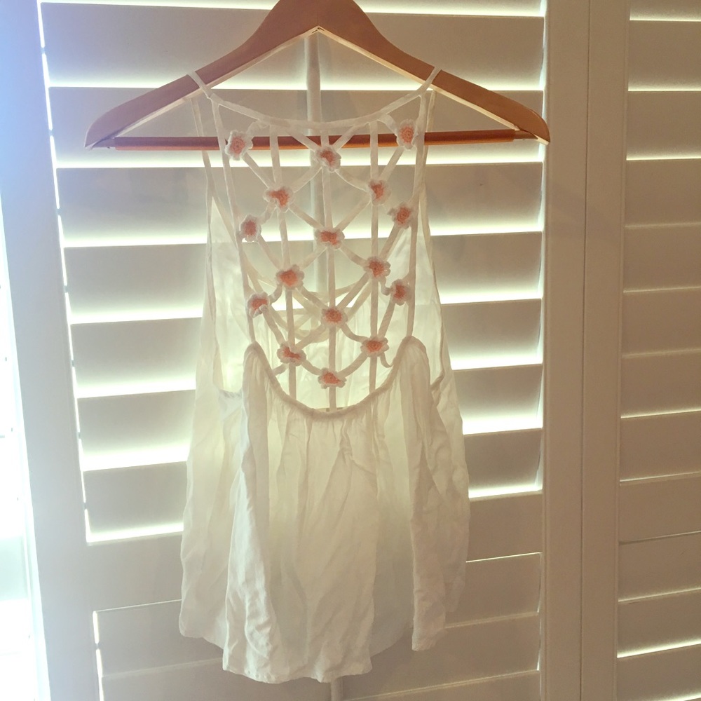Flowy white Millau Tank with crochet flowers