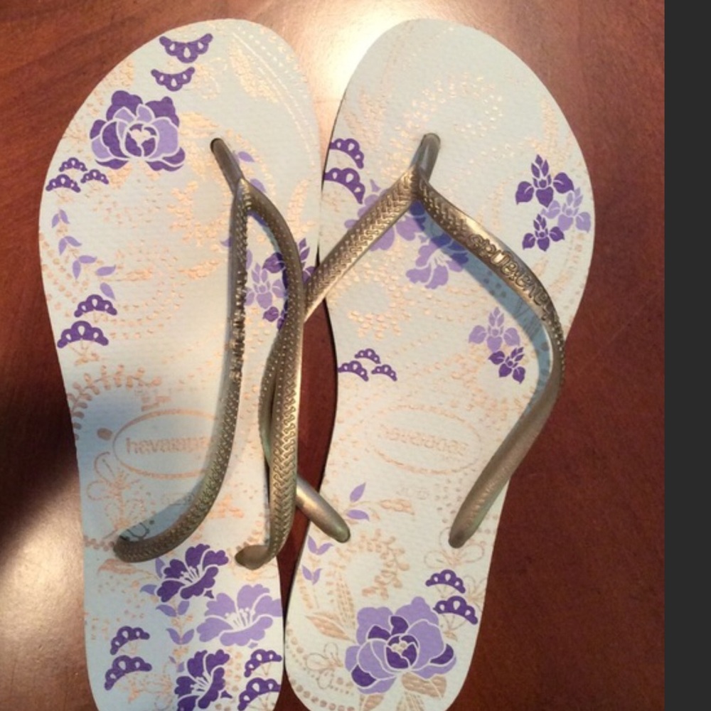 Brand new never worn Havaianas slim
