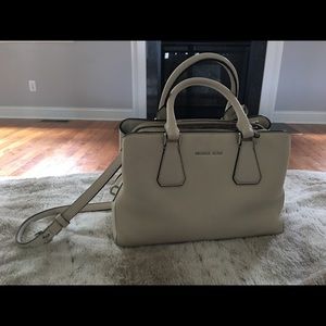 Micheal Kors purse