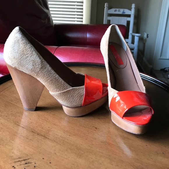 Bcbgmaxazria shoe gently used... - Picture 3 of 3