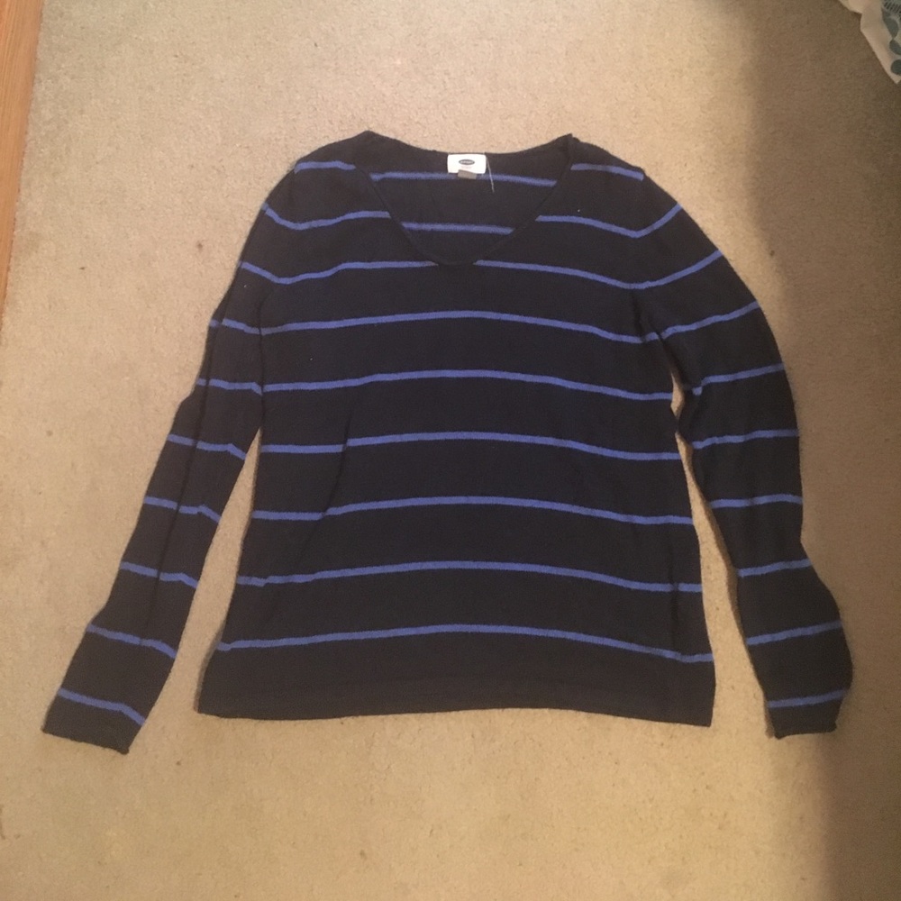 Dark blue sweater with light blue stripes