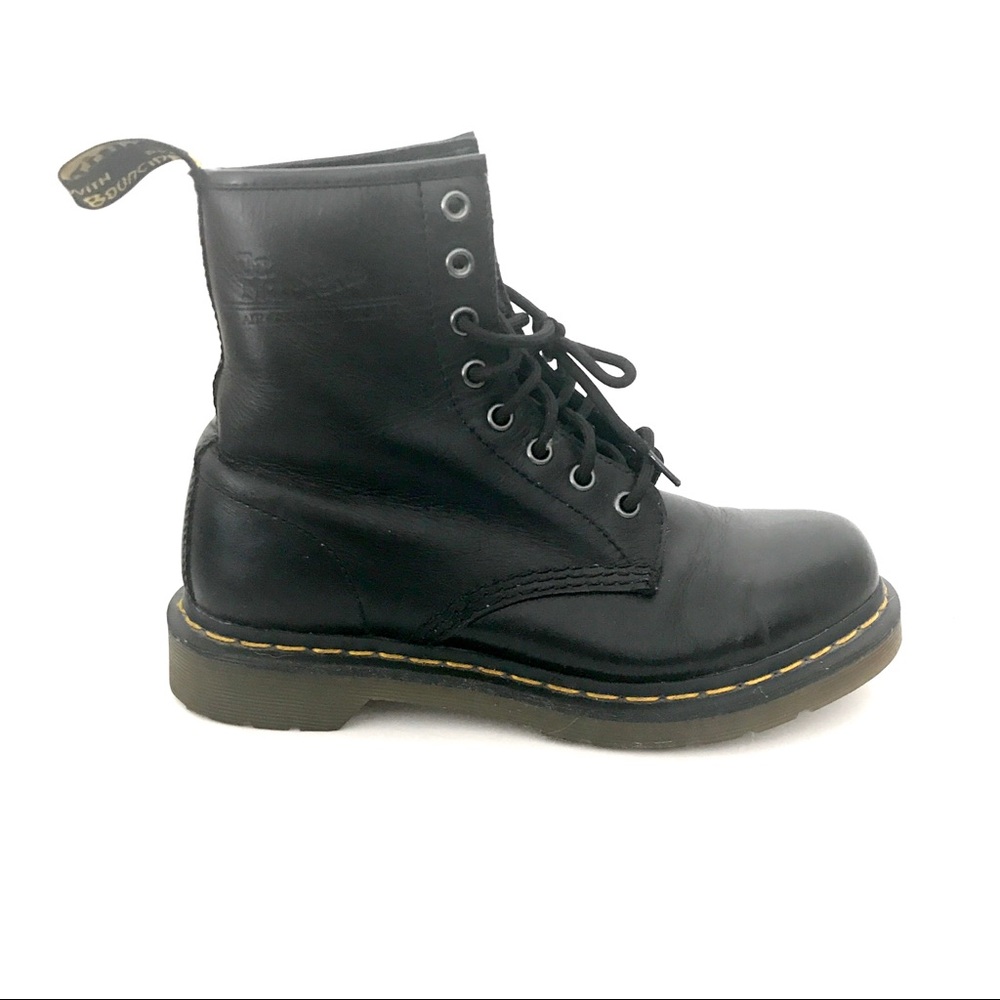 Great condition! Dr. Marten's Classic 1460 Boot