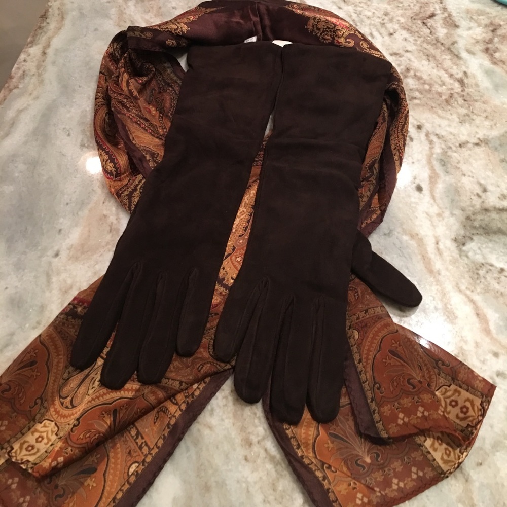 Scarf and gloves