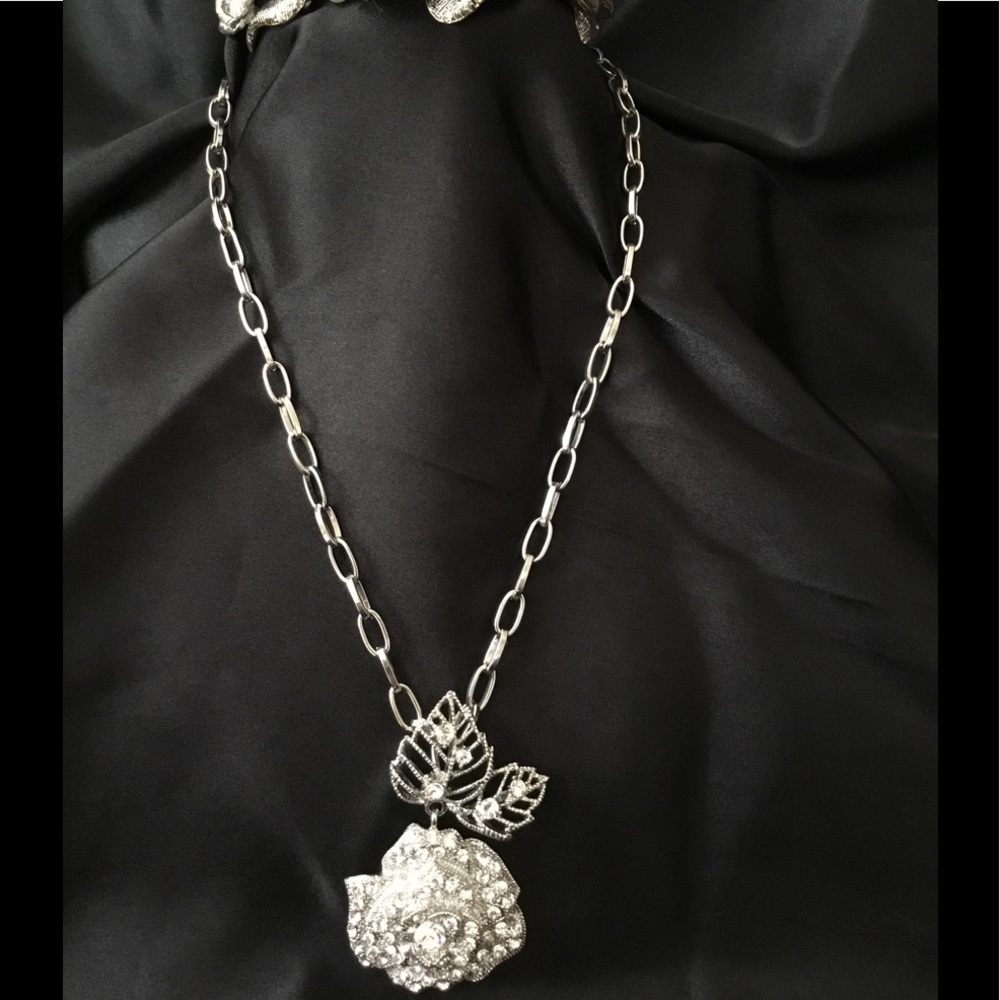Silver Rose Rhinestone necklace & Bracelet - Picture 1 of 5