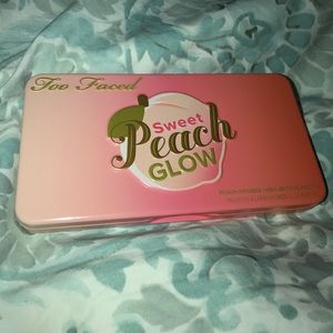 Too Faced Sweet Peach Glow