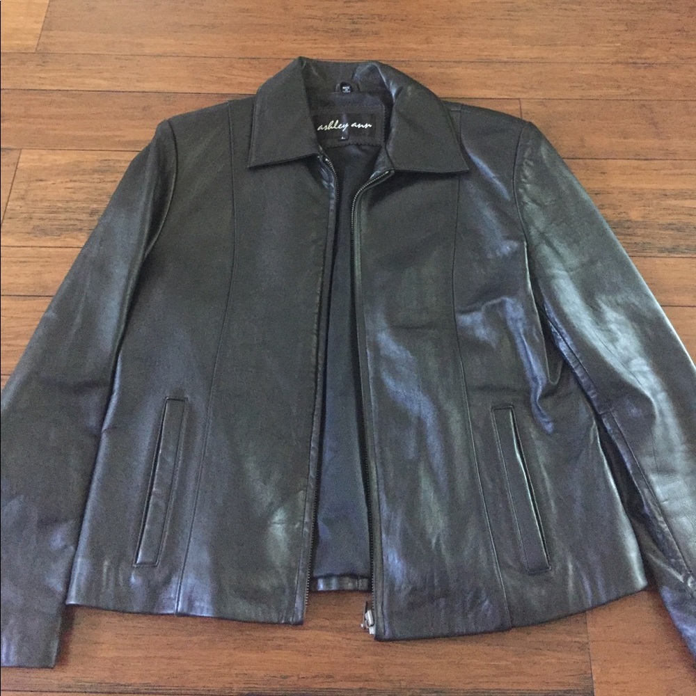LIKE NEW Ashley Ann Genuine Leather Jacket