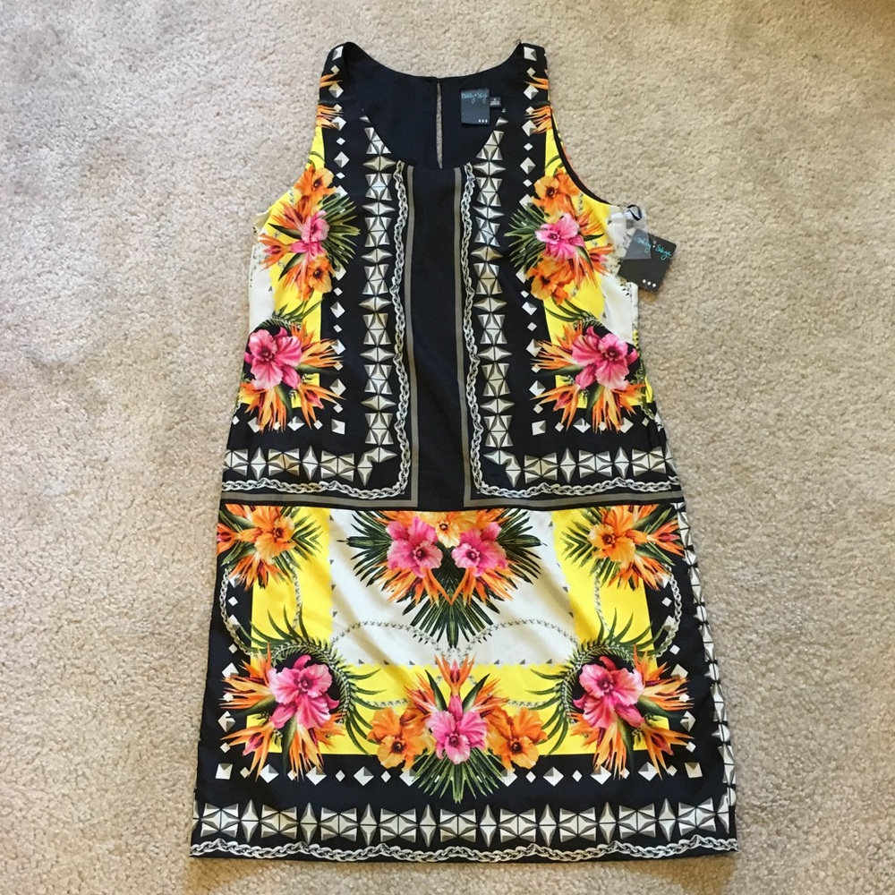 Gabby Skye Sleeveless Dress