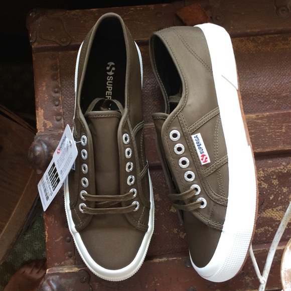 🍃💕NIB Superga Sleek Military Olive Nylon Sneaker - Picture 2 of 6