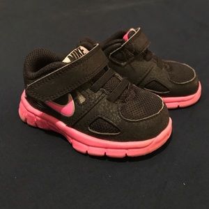Nike sz 4 Toddler Pink and Black Shoes
