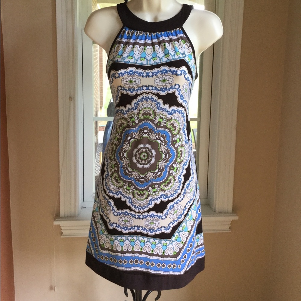 EUC stretch knit A-line dress with tie neck detail