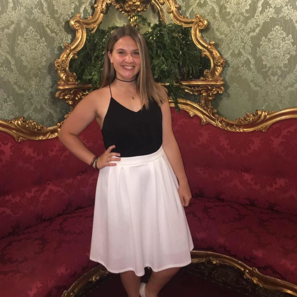 Meet your Posher, Julia