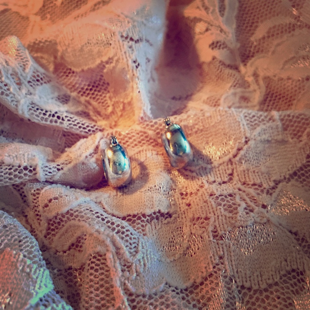 Silver petite hoop earrings.