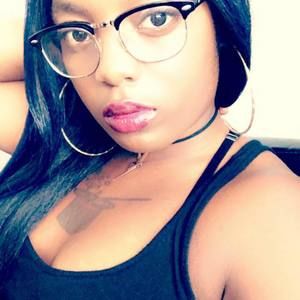 Meet your Posher, Denise