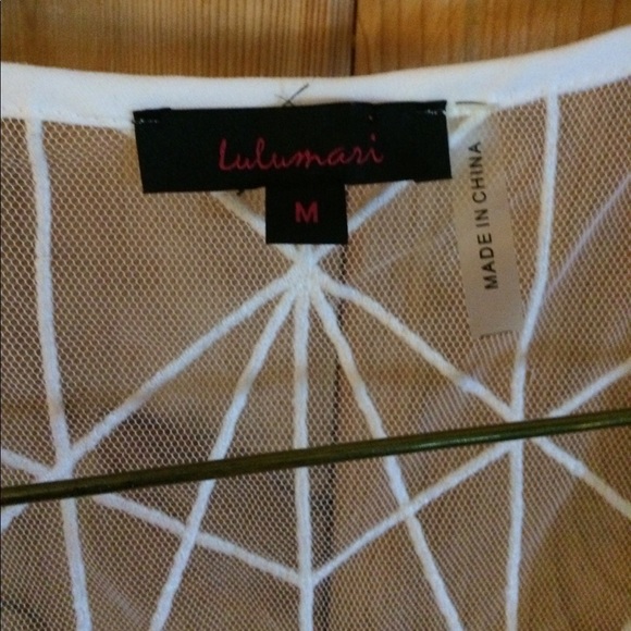 Lulumari white tank - Picture 3 of 4